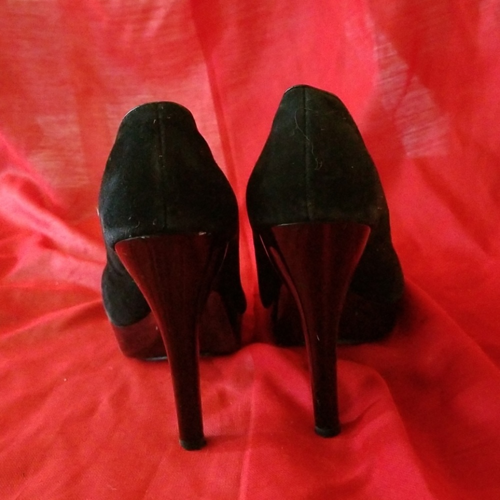 Heels - Picture 3 of 3